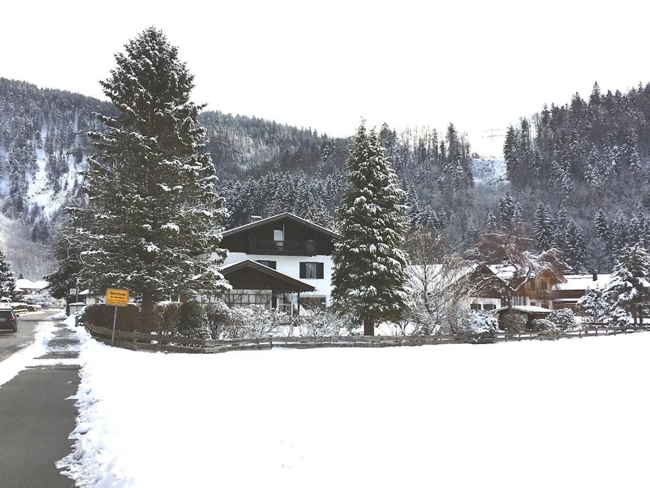 Oberwössen Geraeumiges Domizil Mit Bergblick Und Sauna מראה חיצוני תמונה